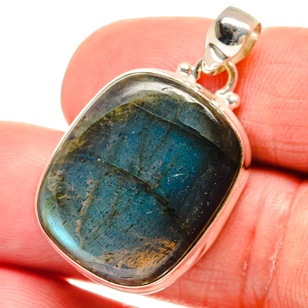 Labradorite Pendants handcrafted by Anasilvercos - PD23045