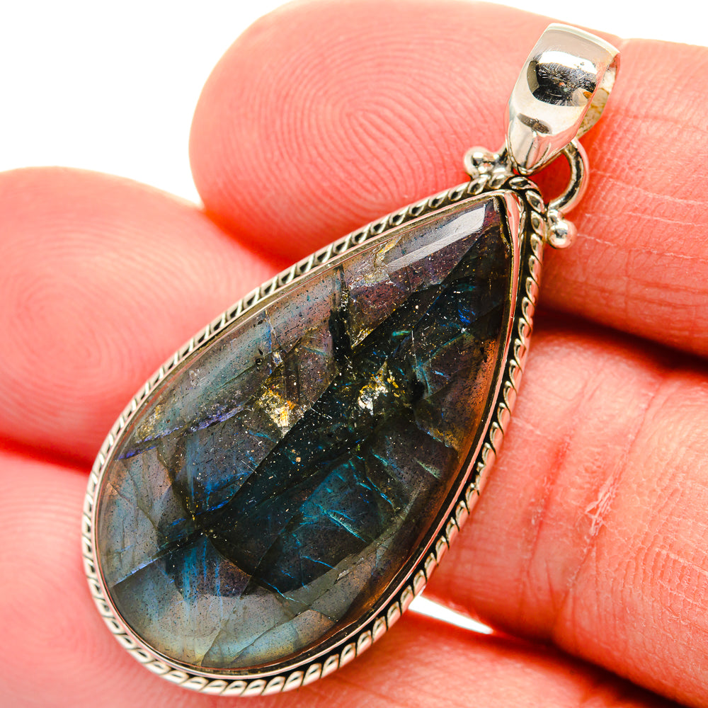 Labradorite Pendants handcrafted by Anasilvercos - PD23137