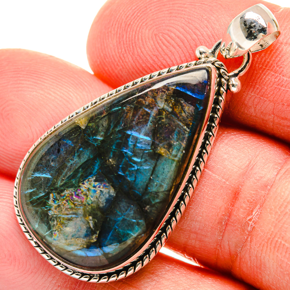 Labradorite Pendants handcrafted by Anasilvercos - PD23138