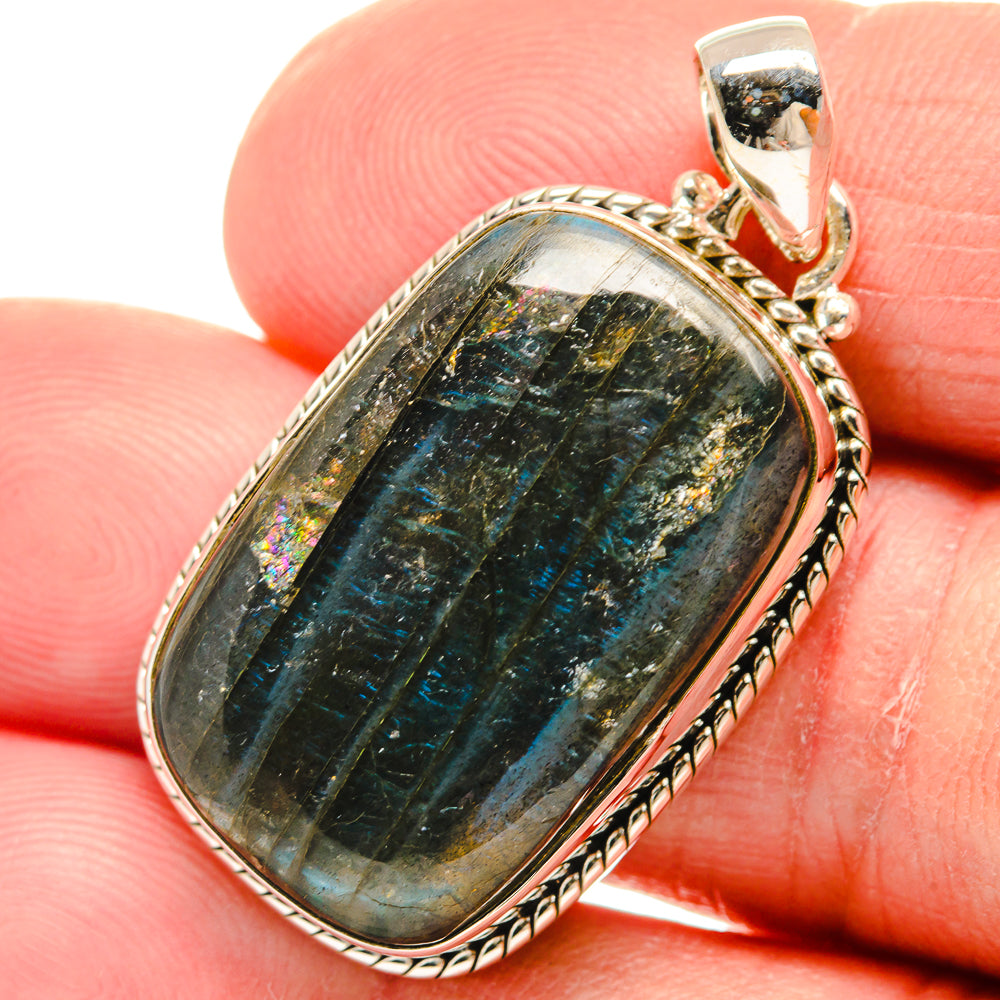 Labradorite Pendants handcrafted by Anasilvercos - PD23142