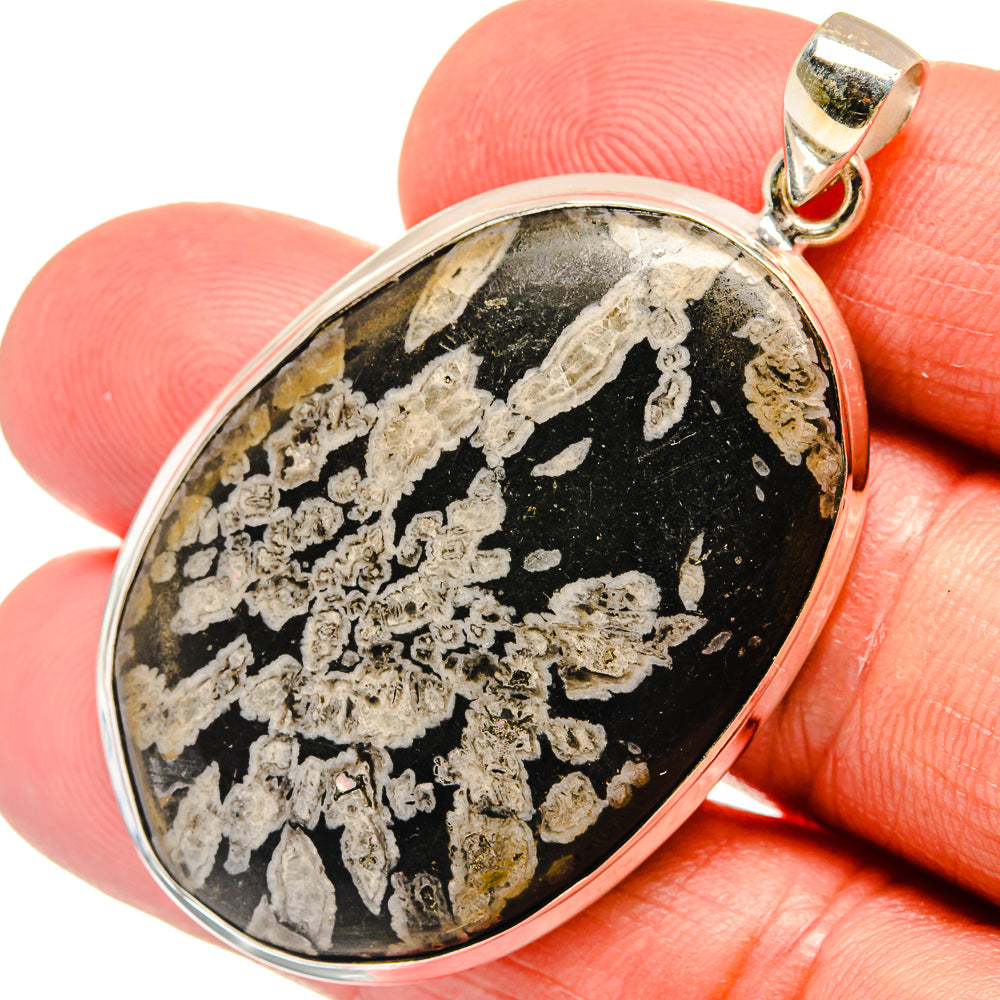 Chrysanthemum Stone Pendants handcrafted by Anasilvercos - PD23246