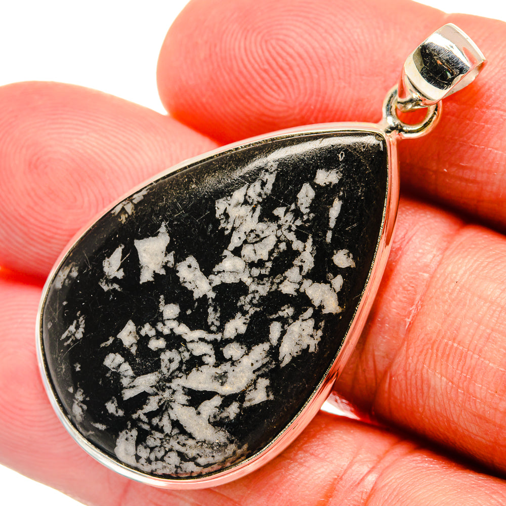Chrysanthemum Stone Pendants handcrafted by Anasilvercos - PD23248