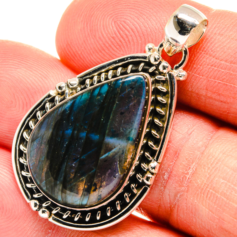 Labradorite Pendants handcrafted by Anasilvercos - PD23322