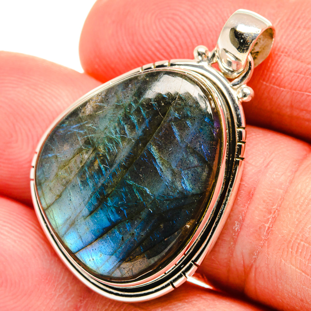 Labradorite Pendants handcrafted by Anasilvercos - PD23327