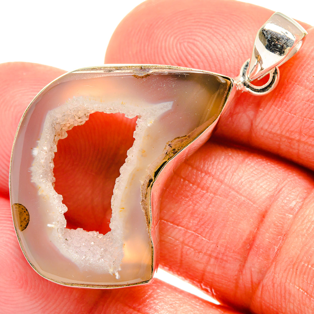 White Geode Slice Pendants handcrafted by Anasilvercos - PD23465