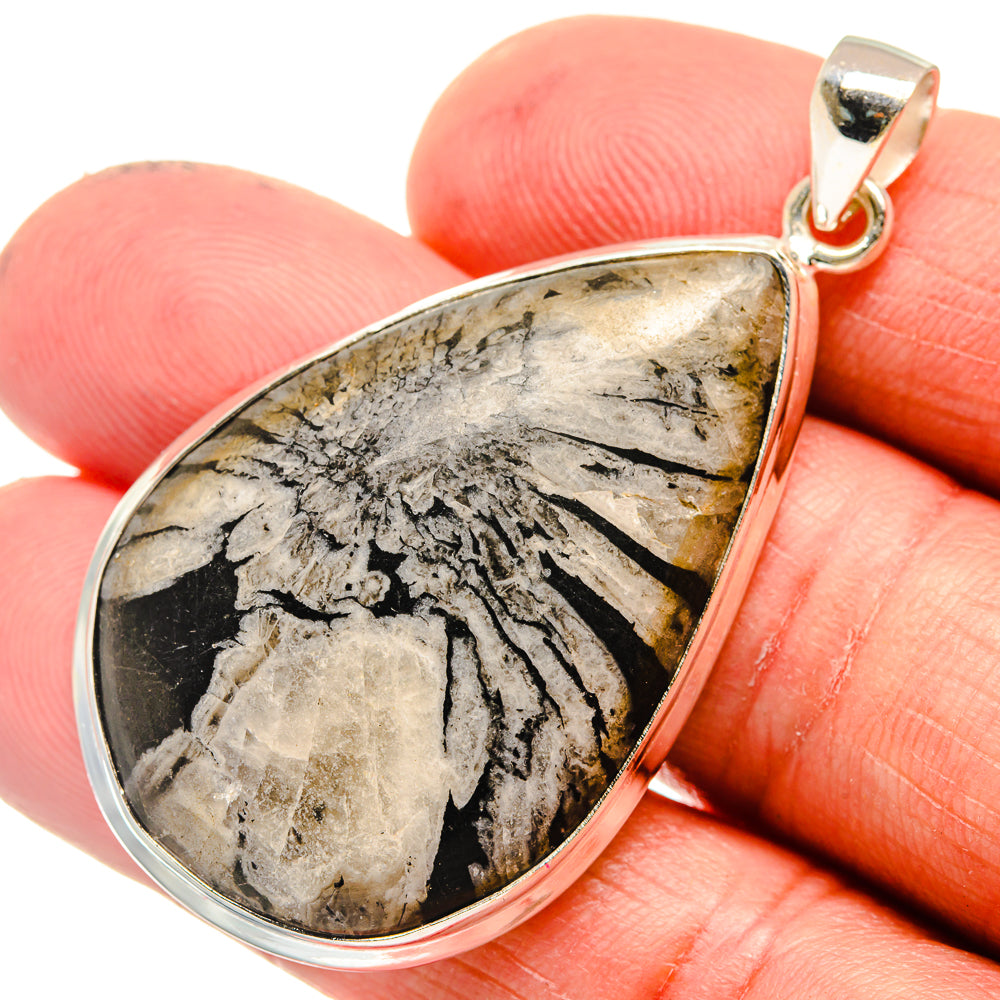 Chrysanthemum Stone Pendants handcrafted by Anasilvercos - PD23544