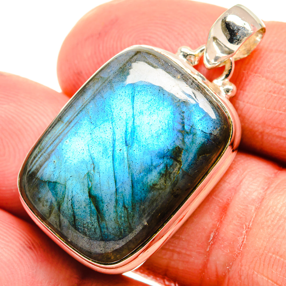 Labradorite Pendants handcrafted by Anasilvercos - PD23570