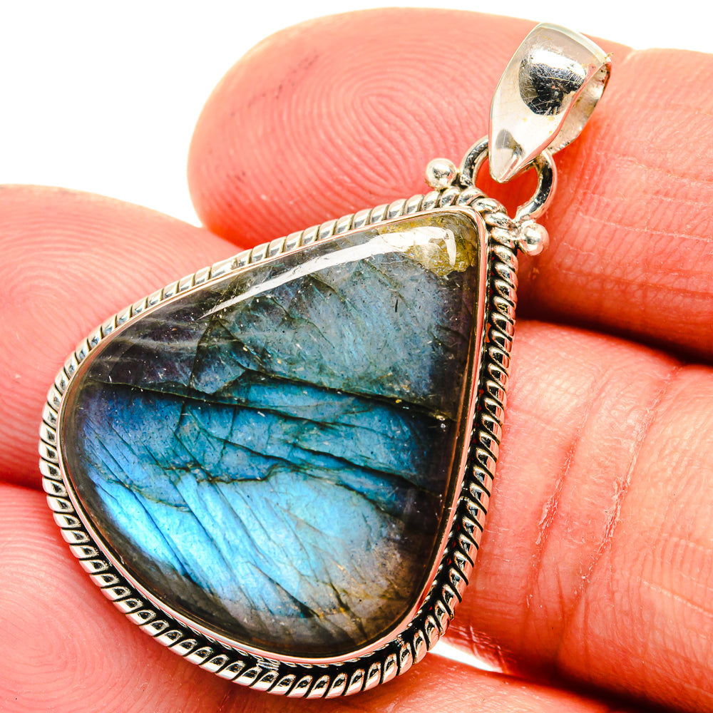 Labradorite Pendants handcrafted by Anasilvercos - PD23573