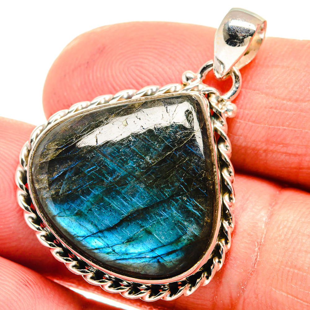 Labradorite Pendants handcrafted by Anasilvercos - PD23574