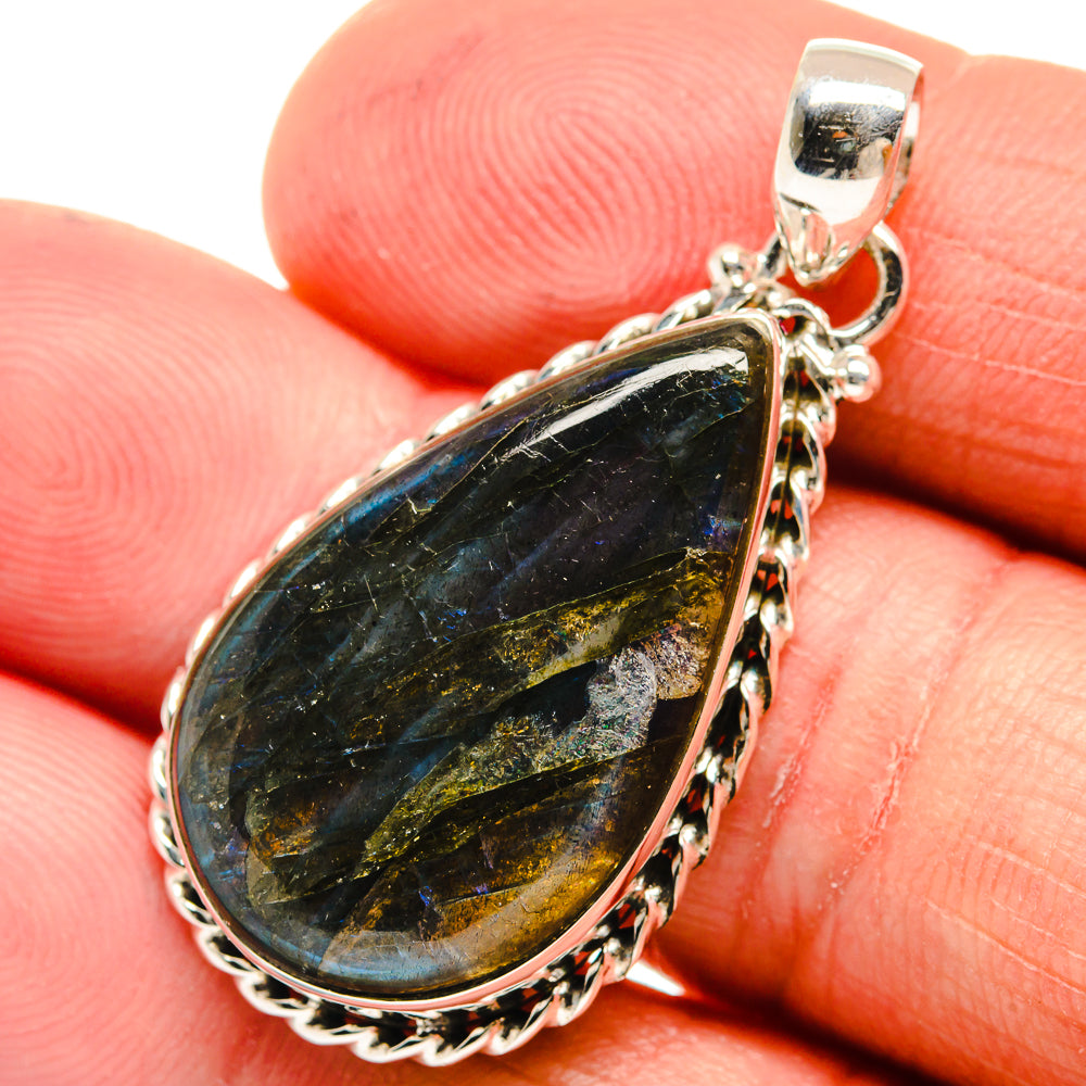 Labradorite Pendants handcrafted by Anasilvercos - PD23575