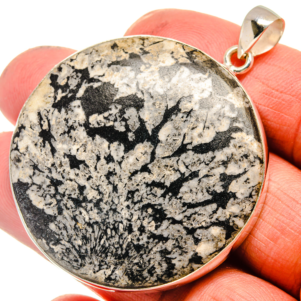 Chrysanthemum Stone Pendants handcrafted by Anasilvercos - PD23598