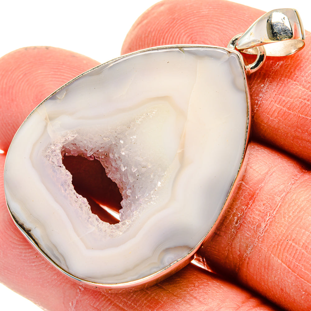 White Geode Slice Pendants handcrafted by Anasilvercos - PD23748