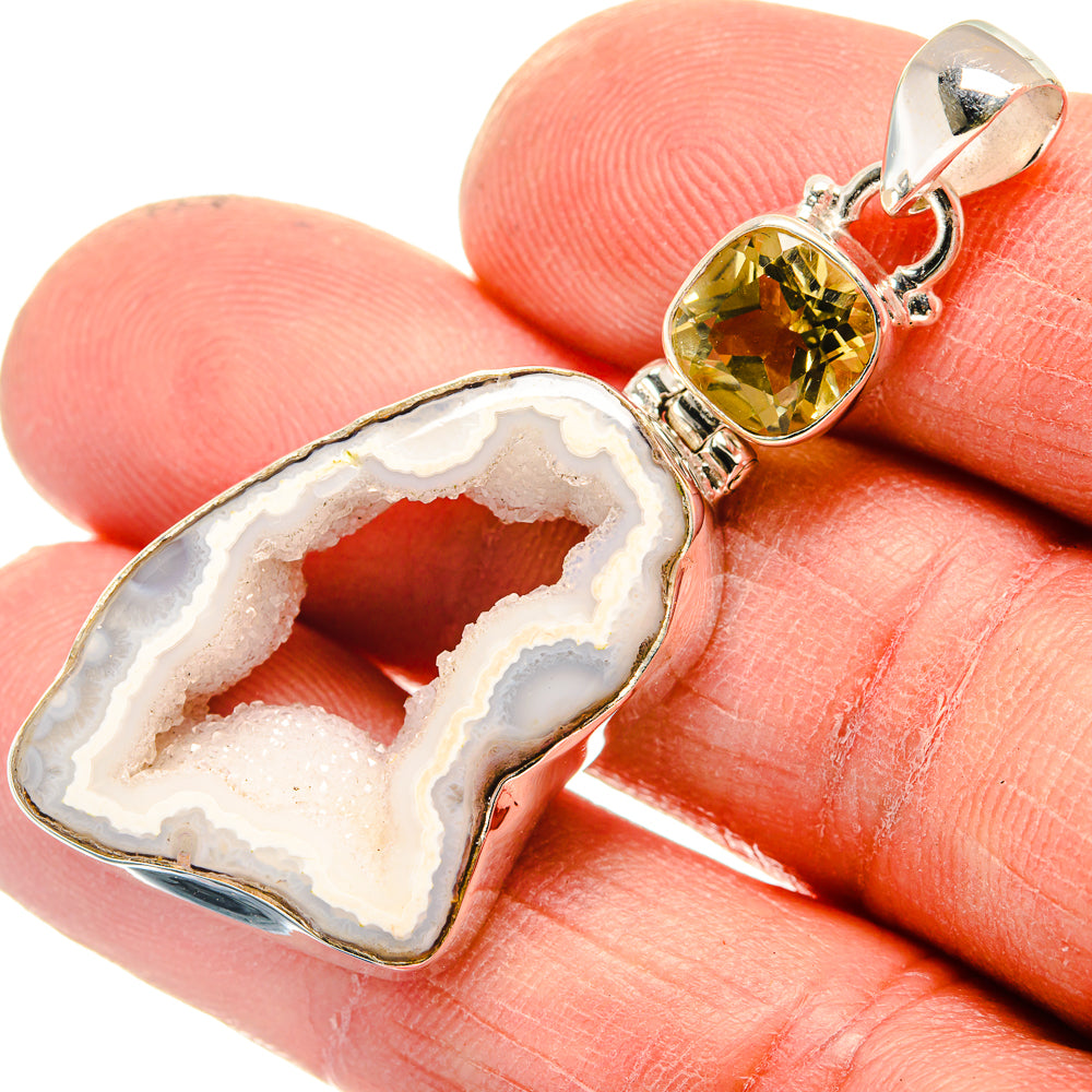 White Geode Slice Pendants handcrafted by Anasilvercos - PD23749