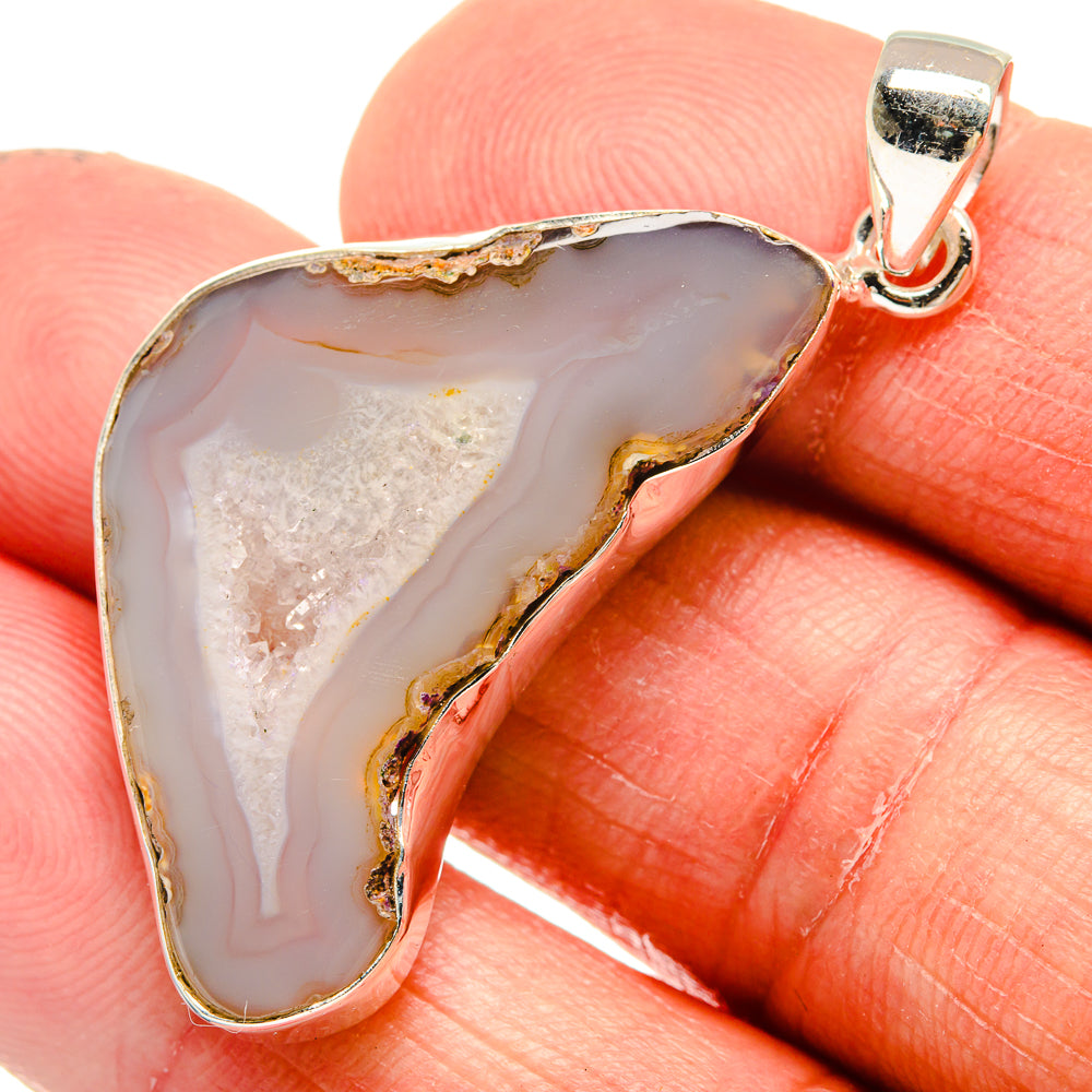 White Geode Slice Pendants handcrafted by Anasilvercos - PD23801