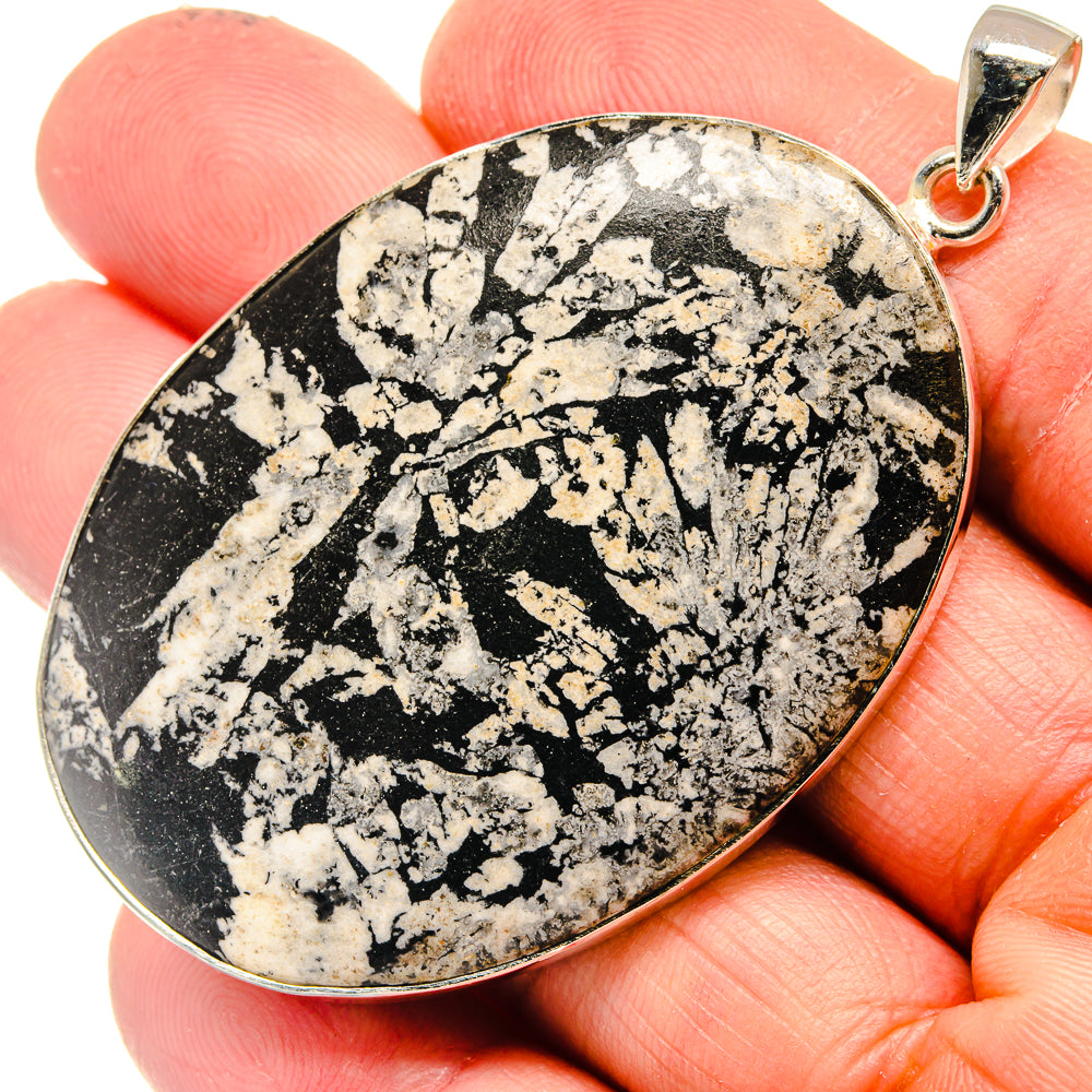 Chrysanthemum Stone Pendants handcrafted by Anasilvercos - PD23825