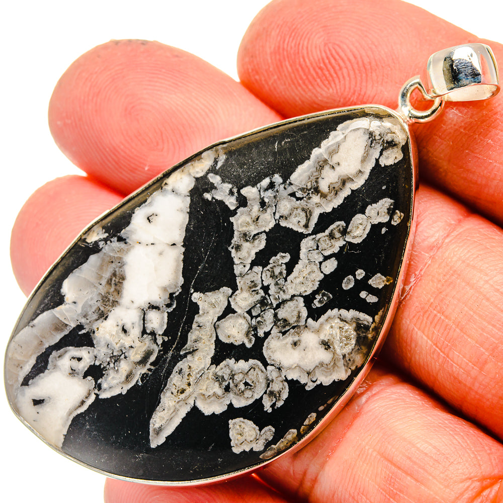 Chrysanthemum Stone Pendants handcrafted by Anasilvercos - PD23834