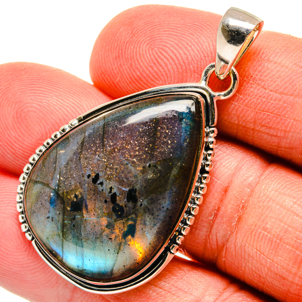 Labradorite Pendants handcrafted by Anasilvercos - PD24093