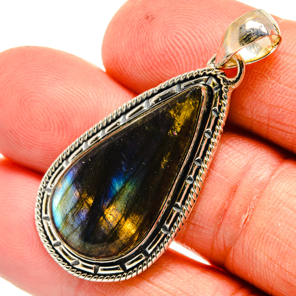 Labradorite Pendants handcrafted by Anasilvercos - PD24387