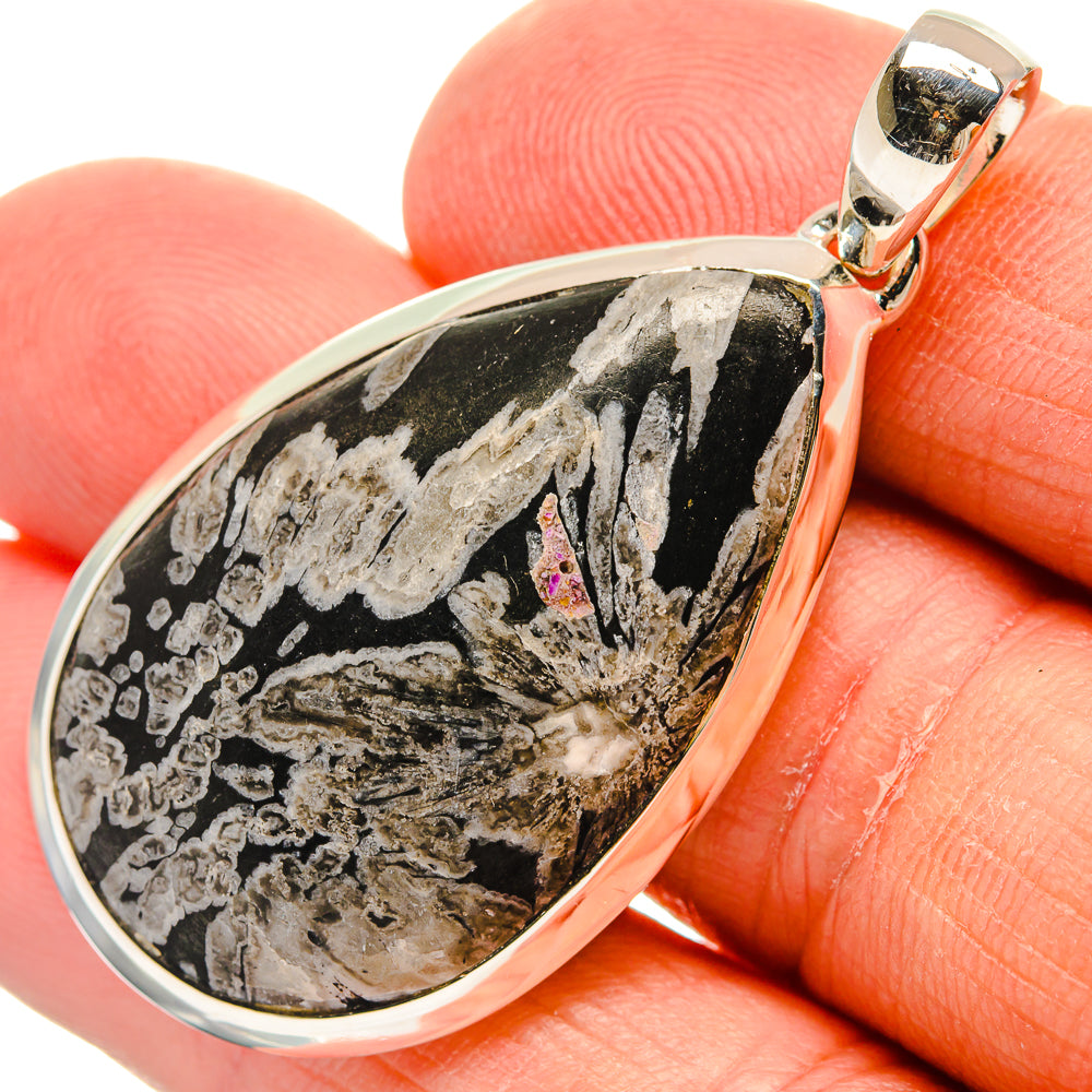 Chrysanthemum Stone Pendants handcrafted by Anasilvercos - PD24504