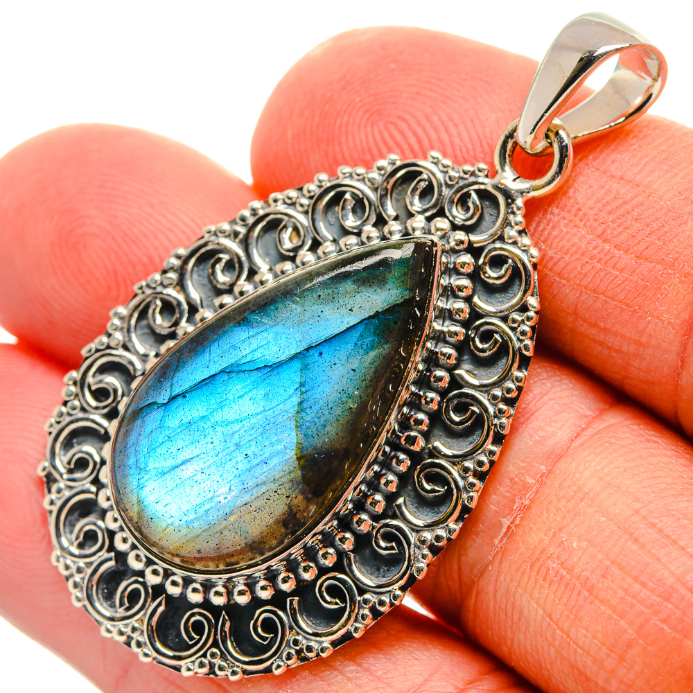 Labradorite Pendants handcrafted by Anasilvercos - PD24527