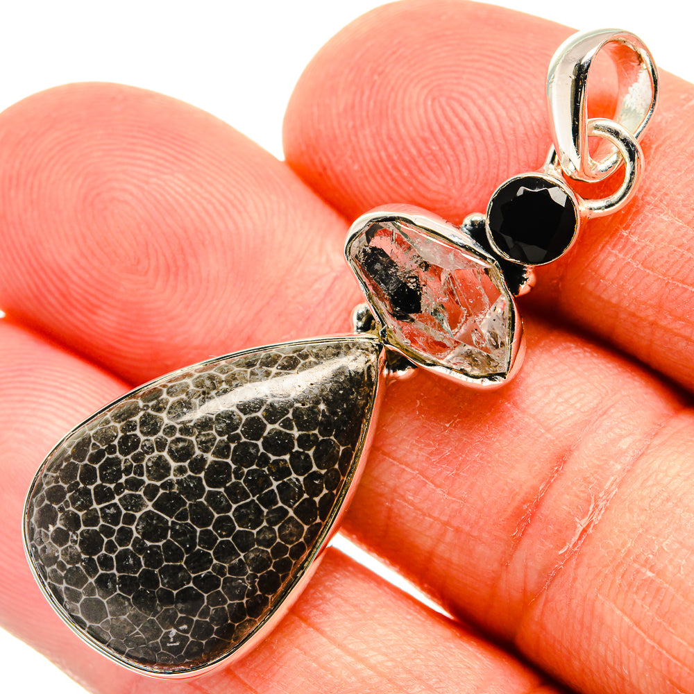 Stingray Coral Pendants handcrafted by Anasilvercos - PD24621