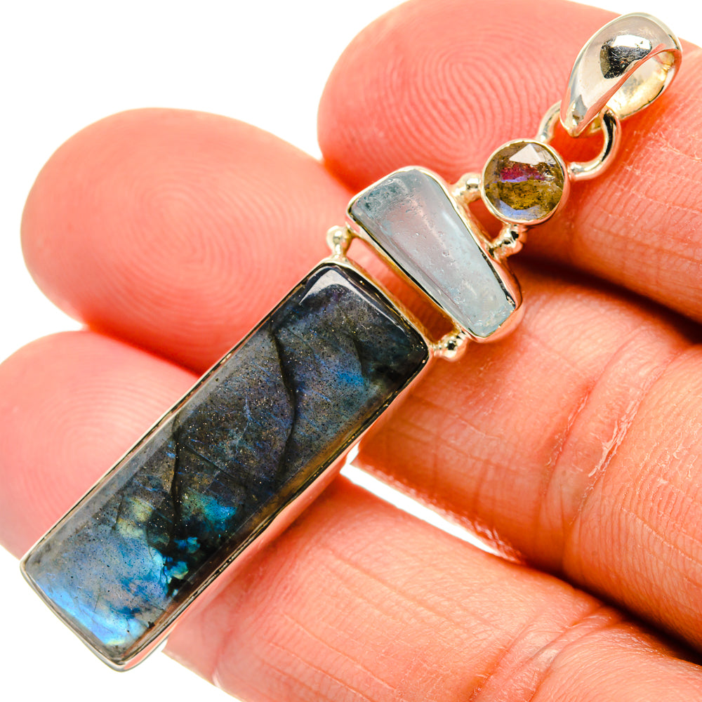 Labradorite Pendants handcrafted by Anasilvercos - PD24633