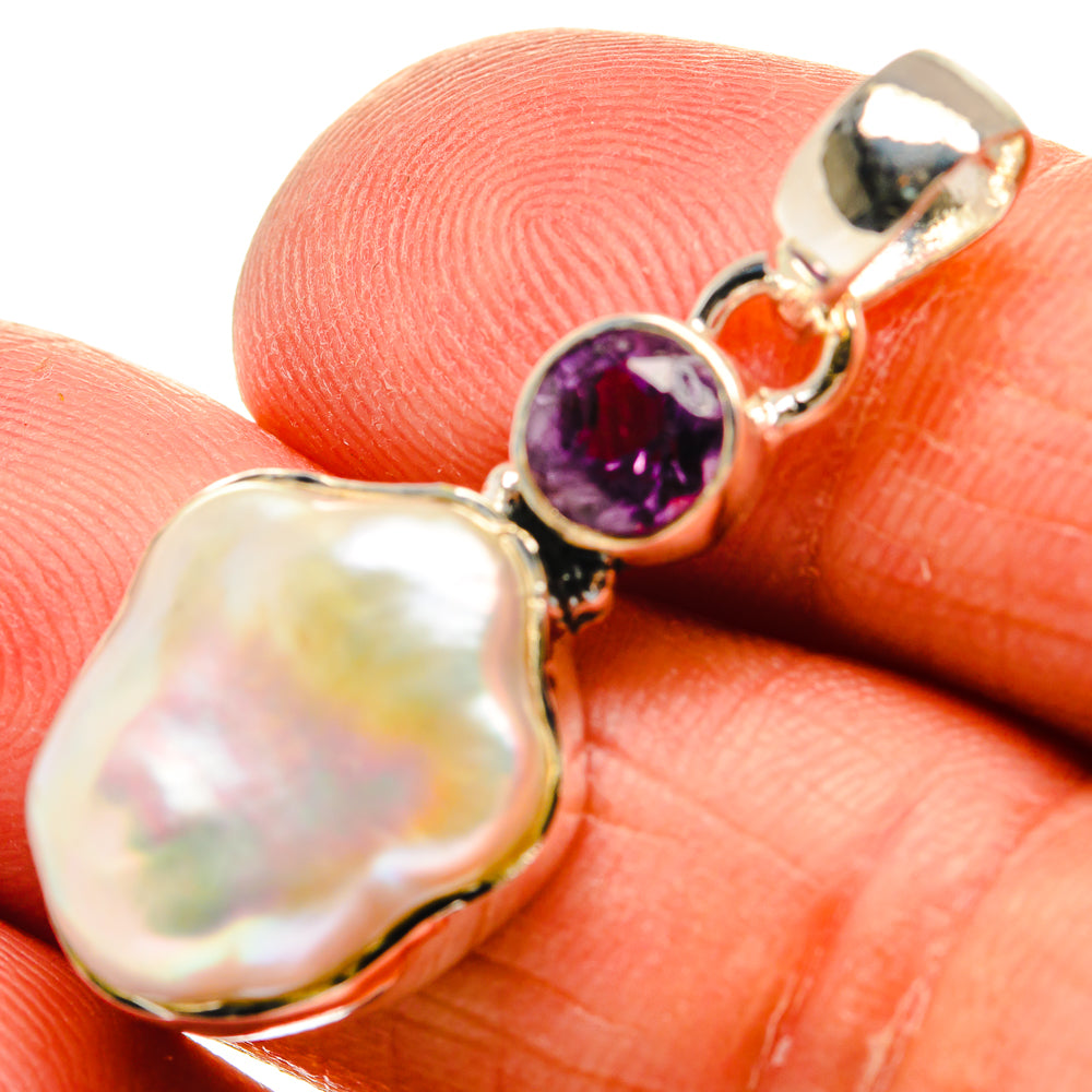 Mother Of Pearl Pendants handcrafted by Anasilvercos - PD24741
