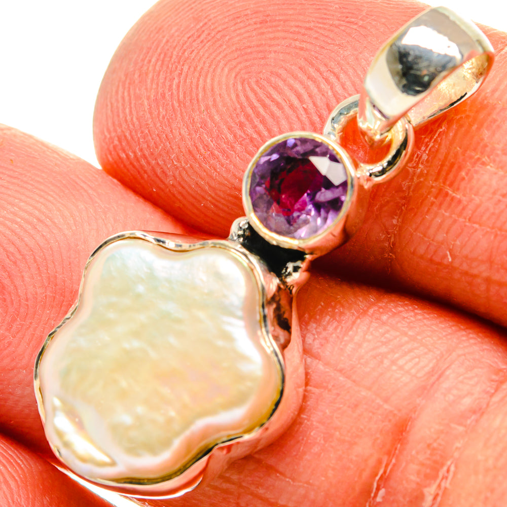 Mother Of Pearl Pendants handcrafted by Anasilvercos - PD24743