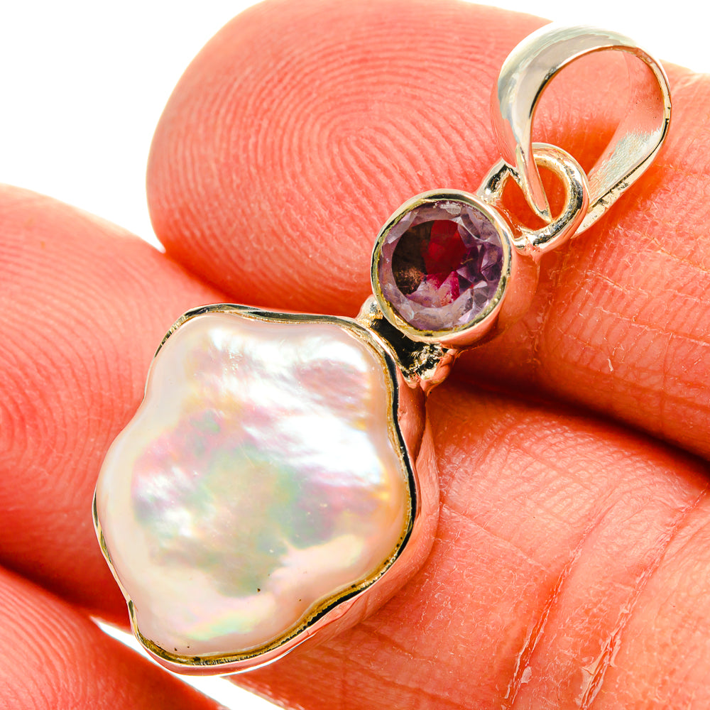 Mother Of Pearl Pendants handcrafted by Anasilvercos - PD24746