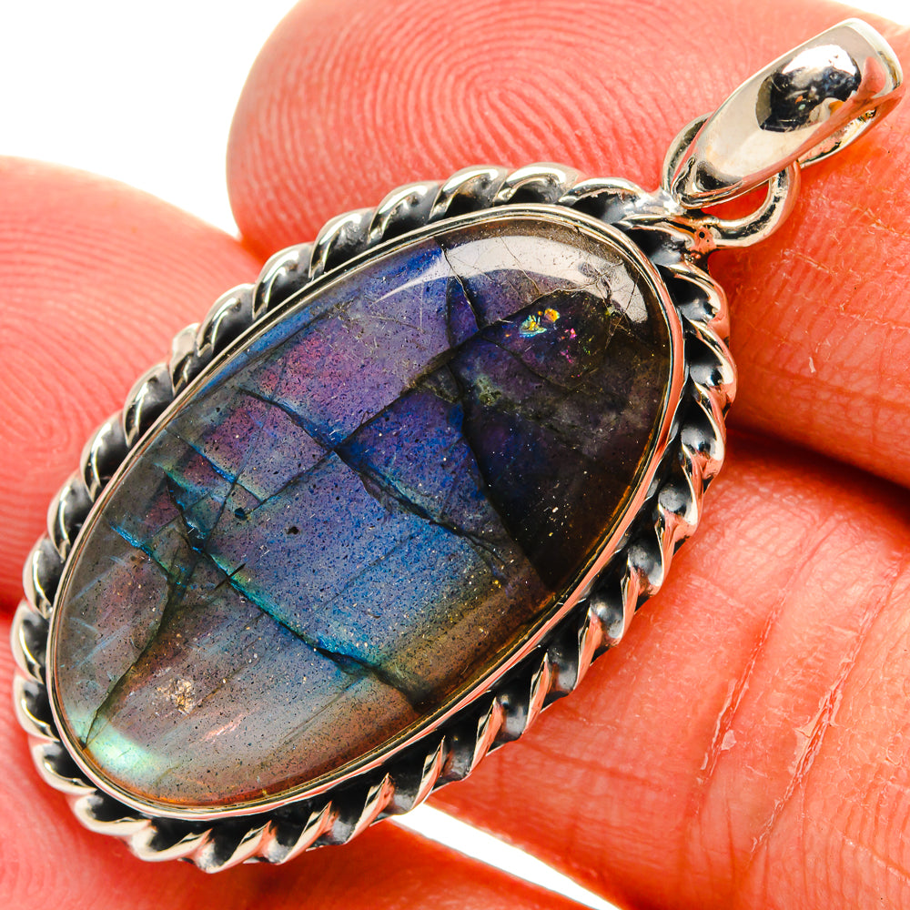 Labradorite Pendants handcrafted by Anasilvercos - PD24794