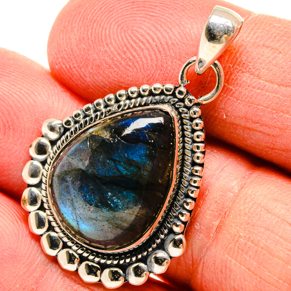 Labradorite Pendants handcrafted by Anasilvercos - PD24799