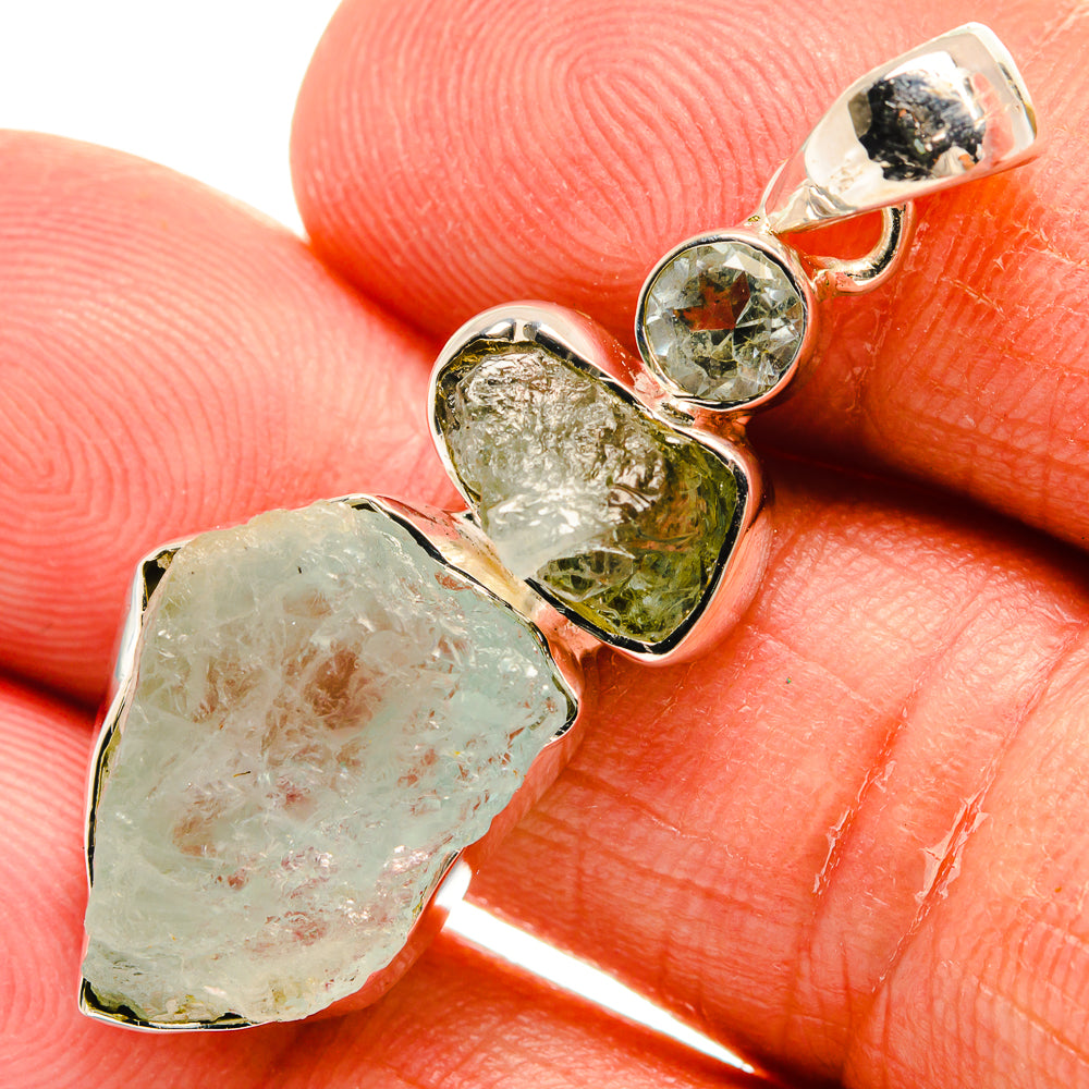 Aquamarine Pendants handcrafted by Anasilvercos - PD25009