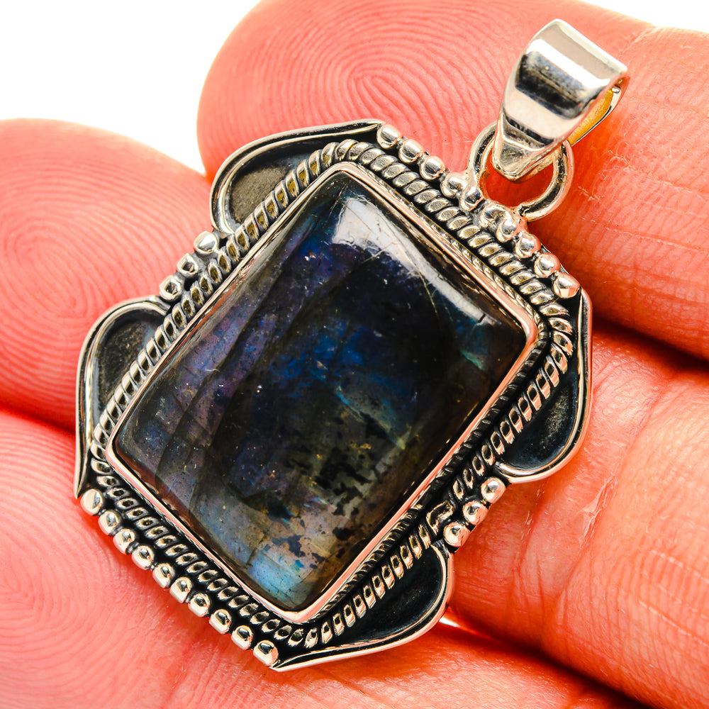 Labradorite Pendants handcrafted by Anasilvercos - PD25096
