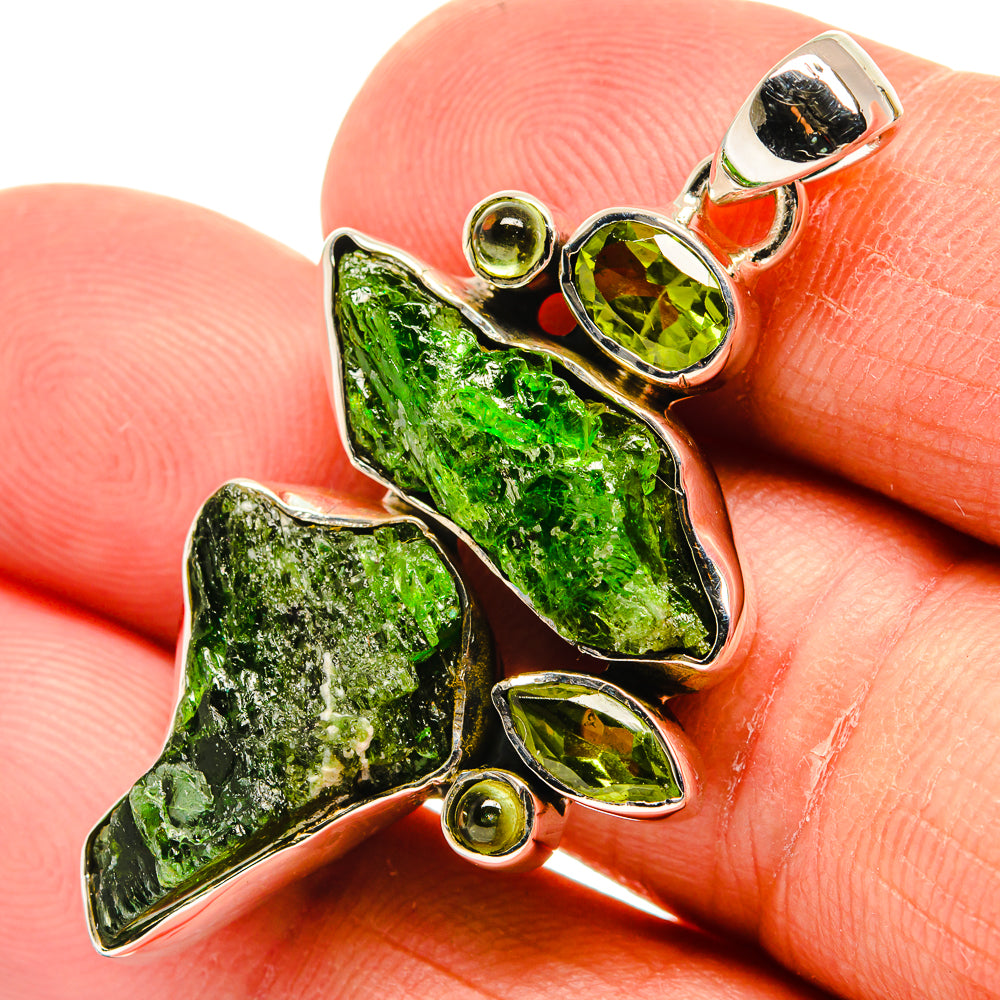 Chrome Diopside Pendants handcrafted by Anasilvercos - PD25188