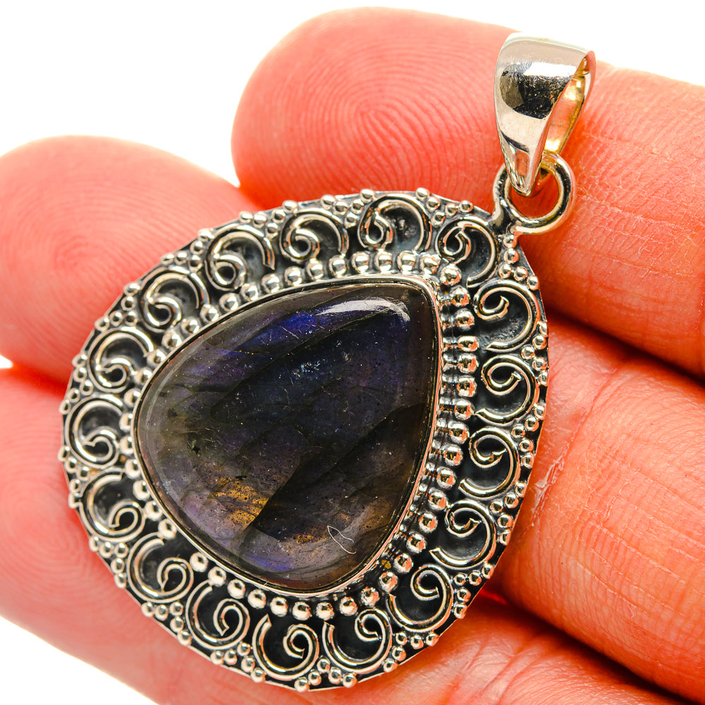 Labradorite Pendants handcrafted by Anasilvercos - PD25204