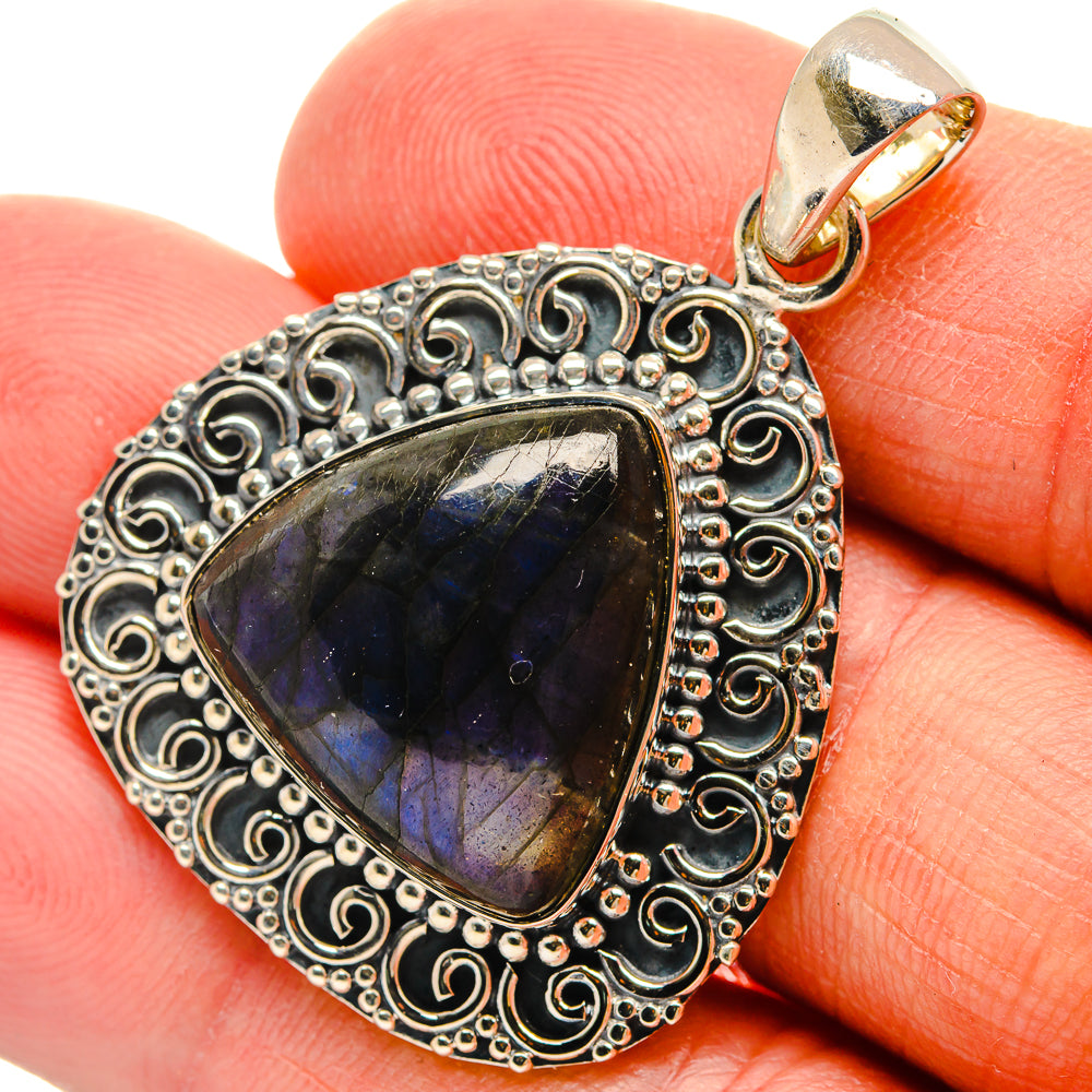 Labradorite Pendants handcrafted by Anasilvercos - PD25209