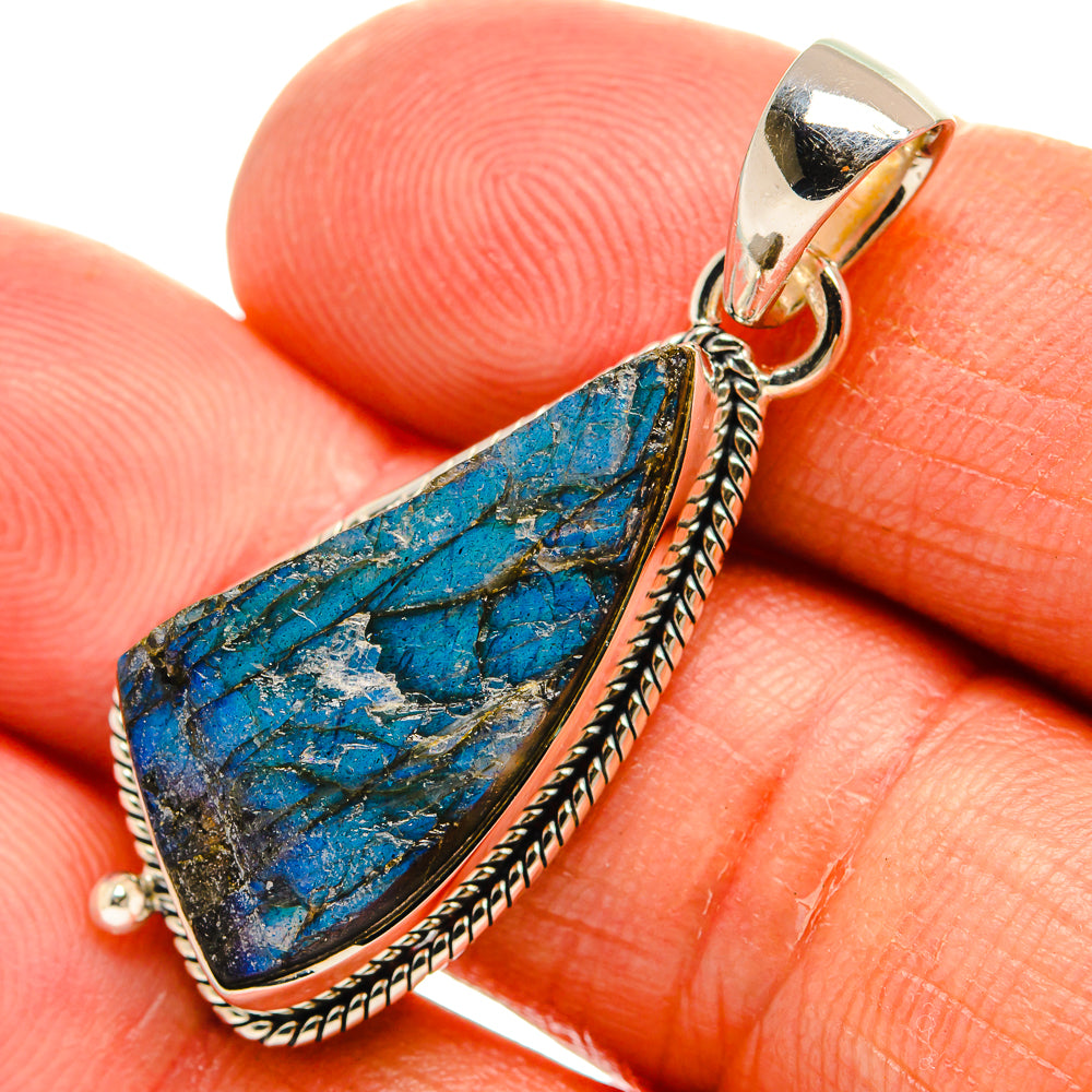 Labradorite Pendants handcrafted by Anasilvercos - PD25298