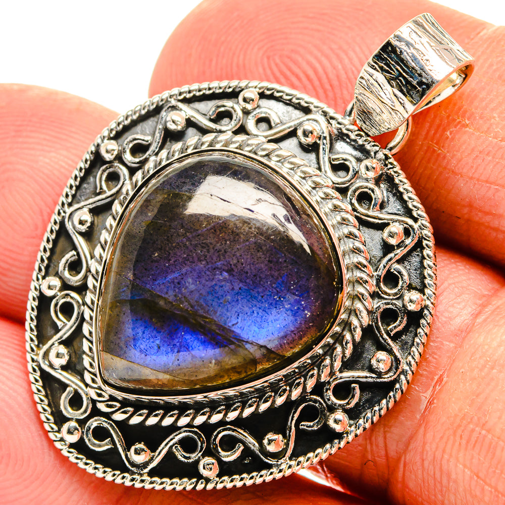 Labradorite Pendants handcrafted by Anasilvercos - PD25381