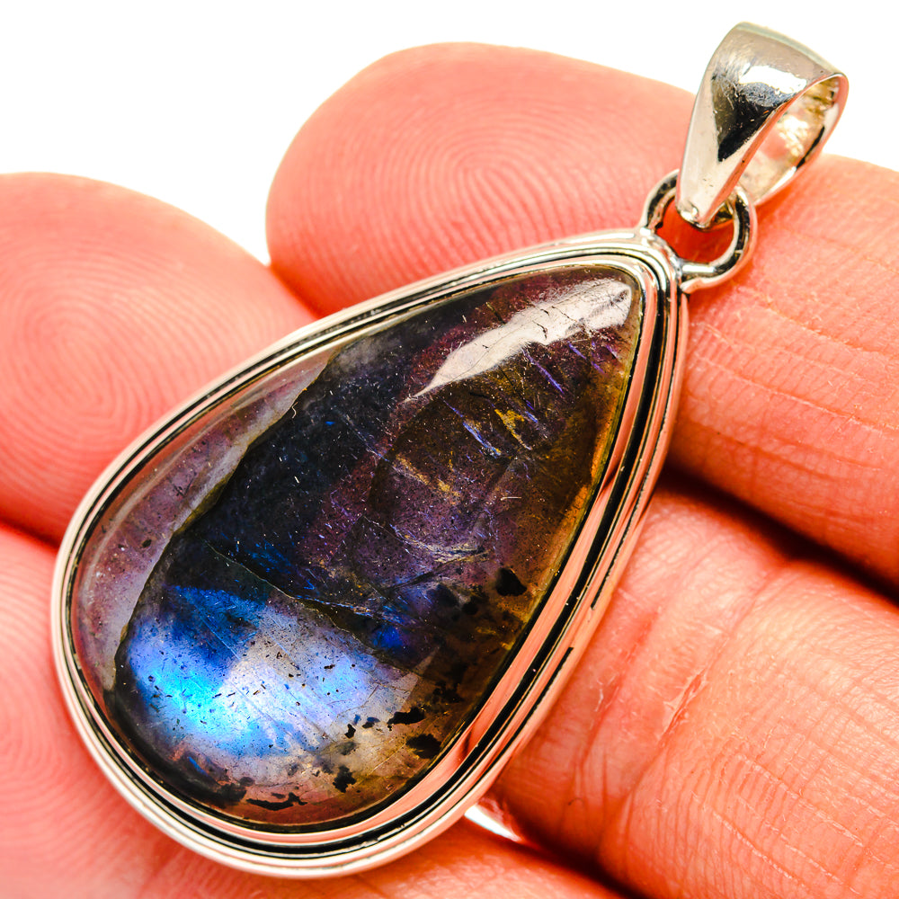 Labradorite Pendants handcrafted by Anasilvercos - PD25385