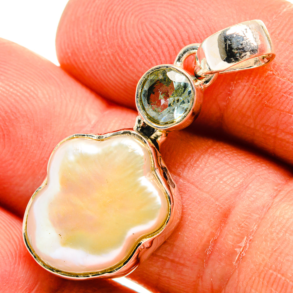 Mother Of Pearl Pendants handcrafted by Anasilvercos - PD25456