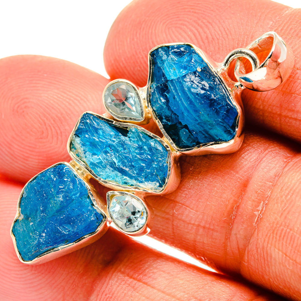 Apatite Pendants handcrafted by Anasilvercos - PD25509