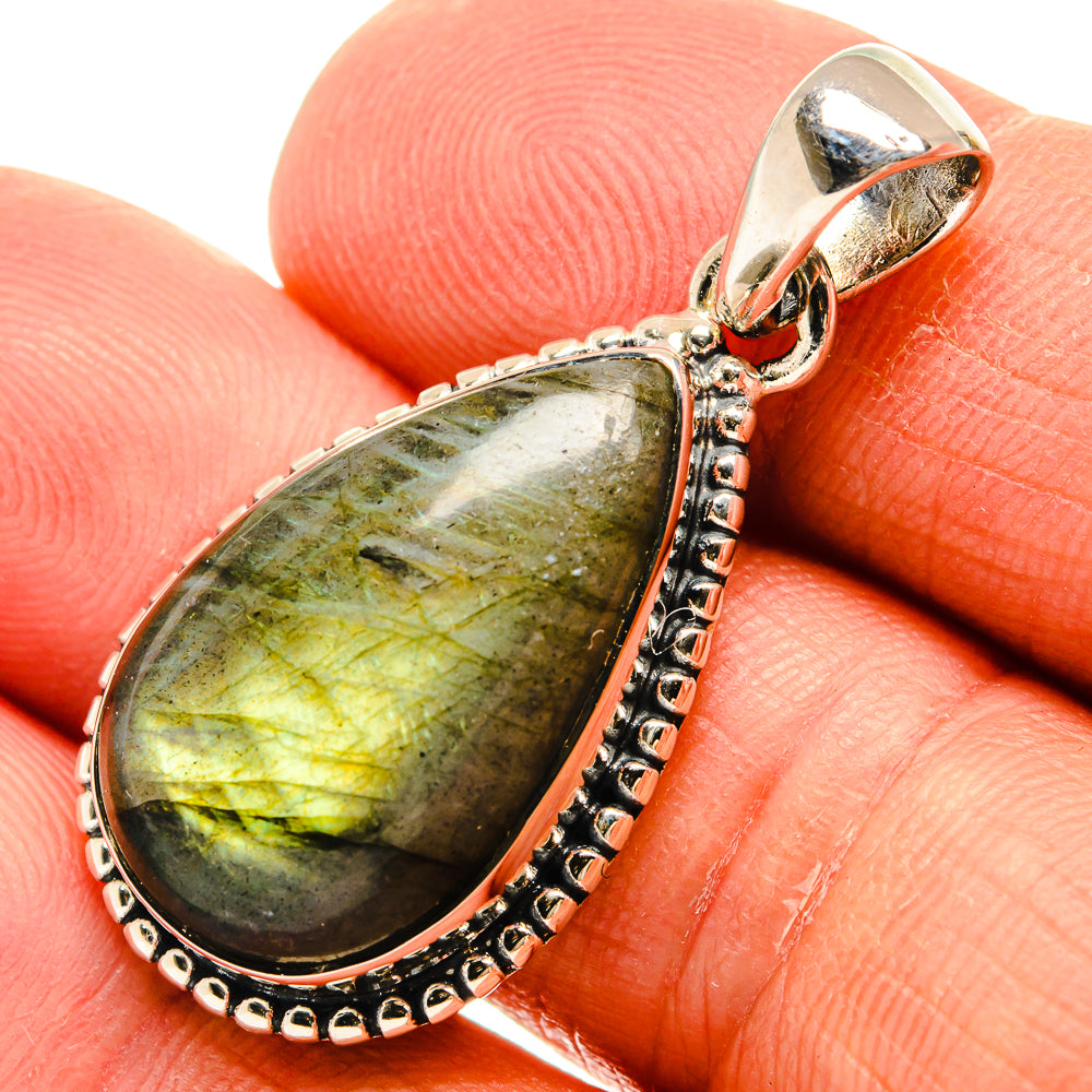 Labradorite Pendants handcrafted by Anasilvercos - PD25524
