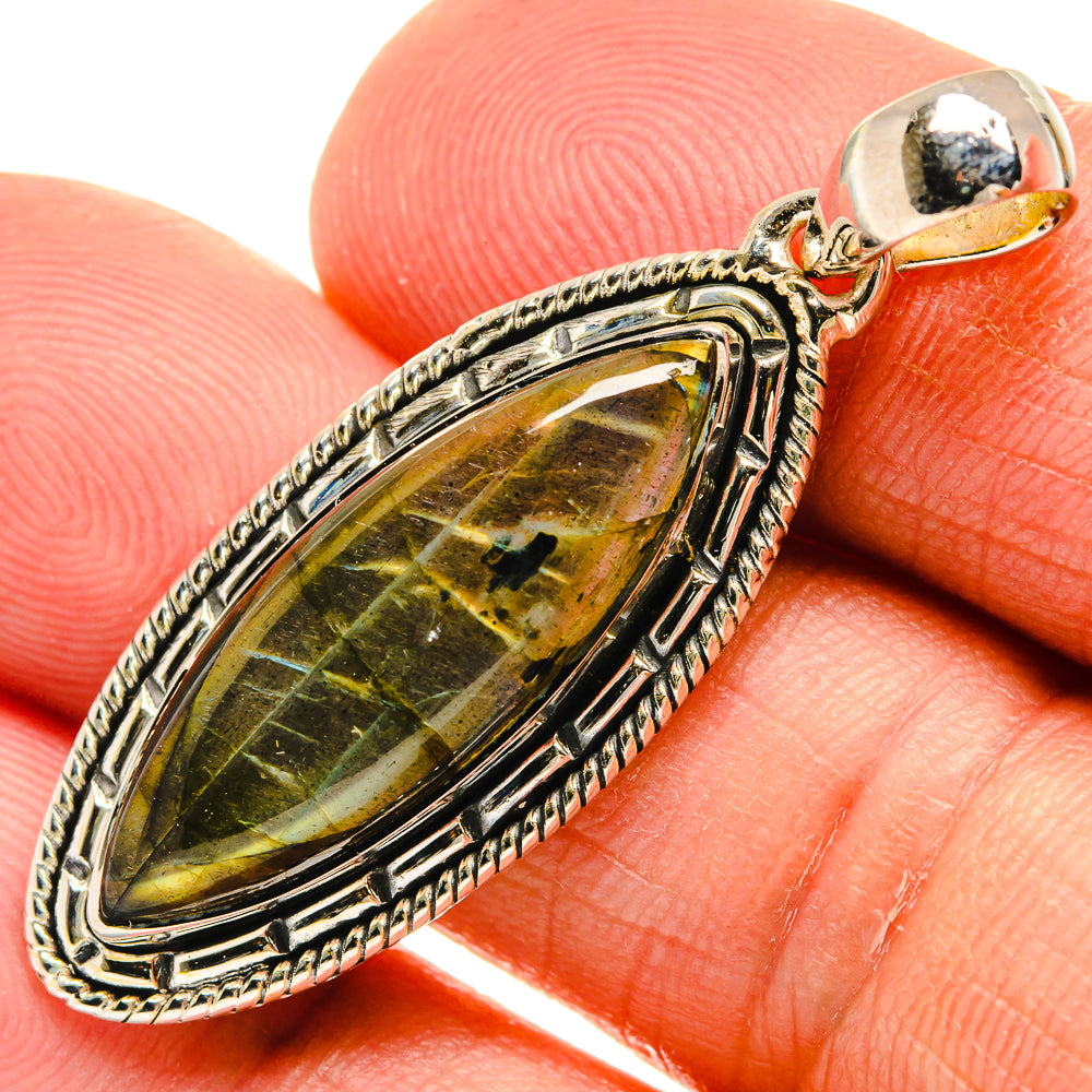 Labradorite Pendants handcrafted by Anasilvercos - PD25692