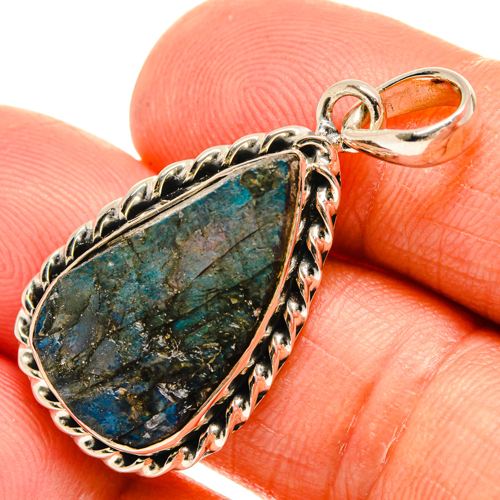 Labradorite Pendants handcrafted by Anasilvercos - PD25763