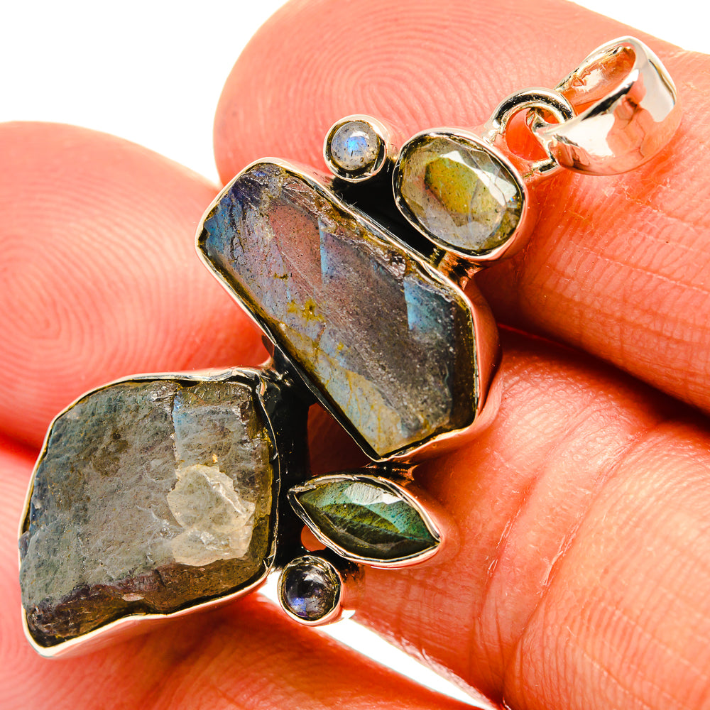 Labradorite Pendants handcrafted by Anasilvercos - PD25780
