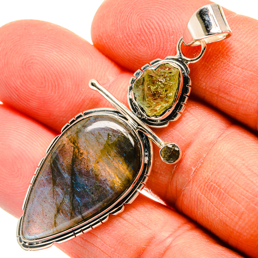 Labradorite Pendants handcrafted by Anasilvercos - PD25936