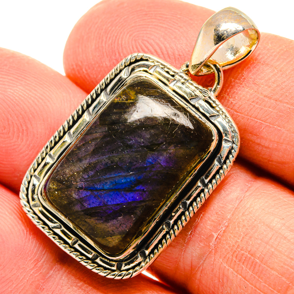 Labradorite Pendants handcrafted by Anasilvercos - PD25964