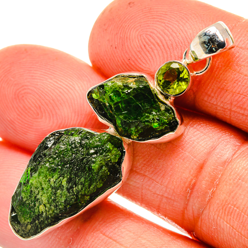 Chrome Diopside Pendants handcrafted by Anasilvercos - PD26205