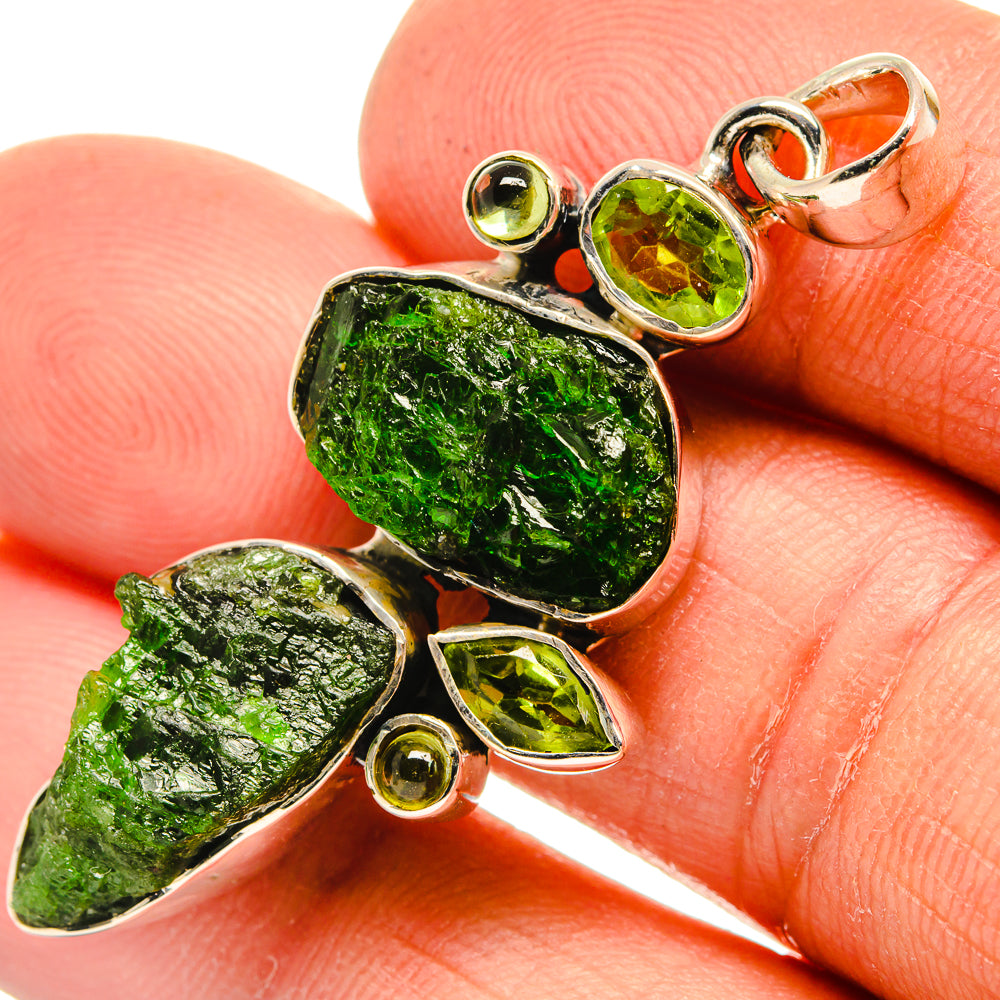 Chrome Diopside Pendants handcrafted by Anasilvercos - PD26277
