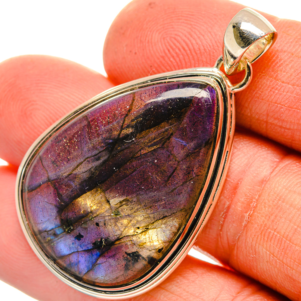 Labradorite Pendants handcrafted by Anasilvercos - PD26296
